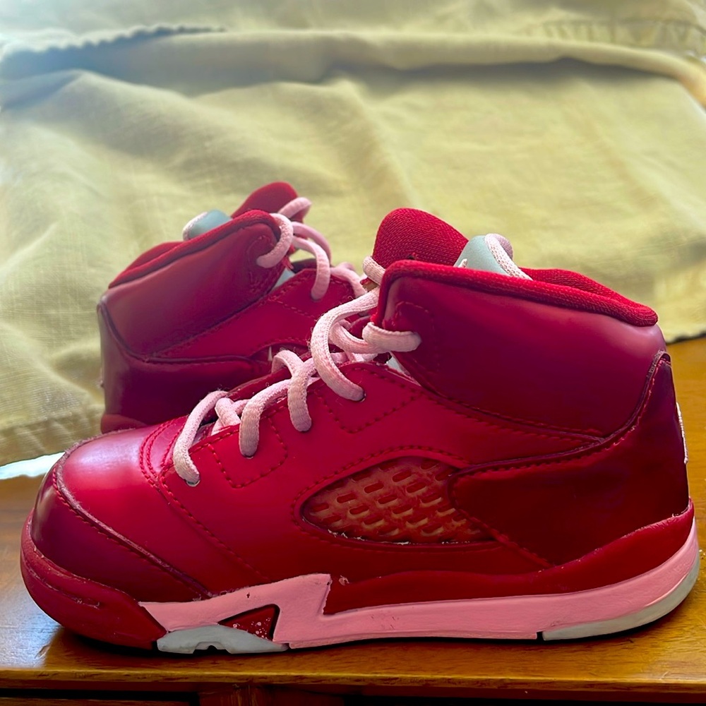NIKE Jordan 5 Retro High Top “Valentine’s Day” 440890-605